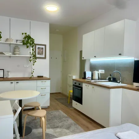 Daire Adm Danube Cozy - Tv, Coffee